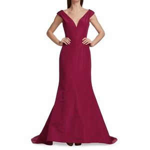 CAROLINA HERRERA OFF THE SHOULDER V-Neck GOWN